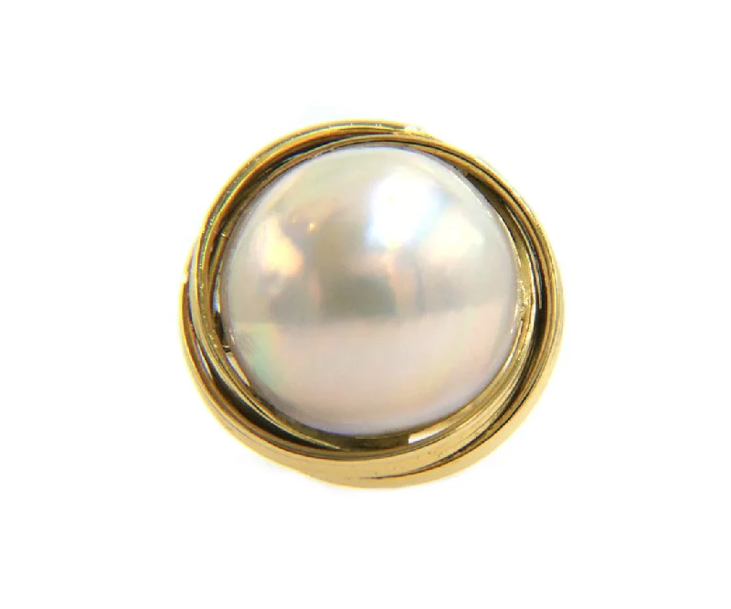 Ladies Solo Stone Rings -Ladies Rings with Star Glow-Vintage Bvlgari Mabe Pearl Cocktail Ring in 18K