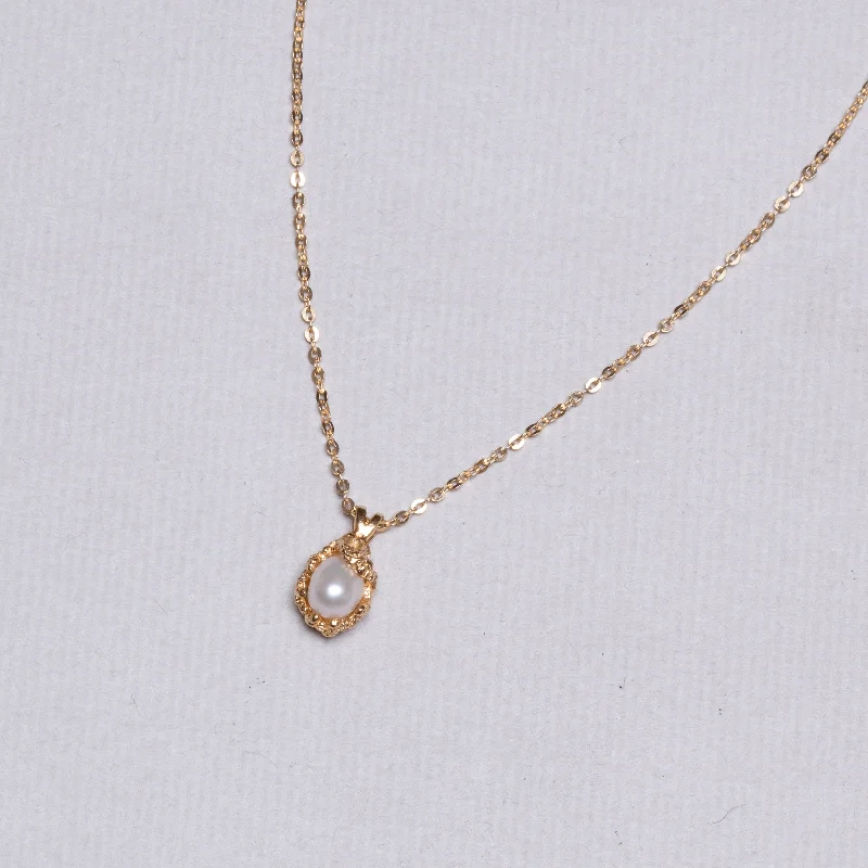 Ladies Necklaces with Yellow Herderite-Ladies Soft Tone Necklaces -Vintage Mikimoto Pearl and Gold Necklace