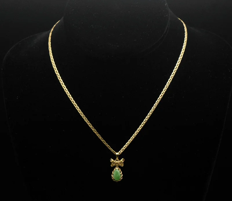 Ladies Necklaces for Travel Glow-Ladies Courage Design Necklaces -Vintage 18K Gold and Jade Pendant on 14k Gold Chain Necklace - 15.75"