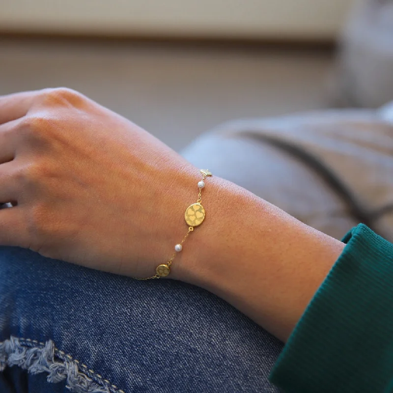 Ladies Bracelets with Pure Okenite-Ladies Fun Twist Bracelets -Gold Coin Shaped Bracelet 21KT - FKJBRL21KM10057